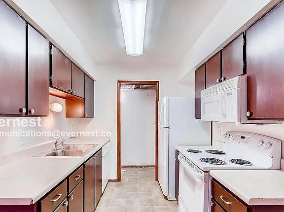 2nd image of 1825 Kendall St APT 212