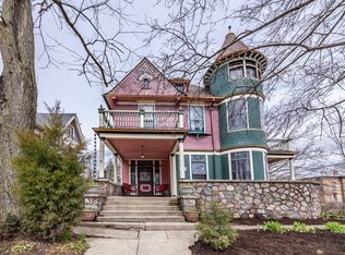 600 E Chicago St, Elgin, IL