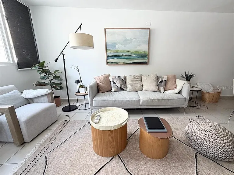 1554 Lopez Landron #1 — Photo 4