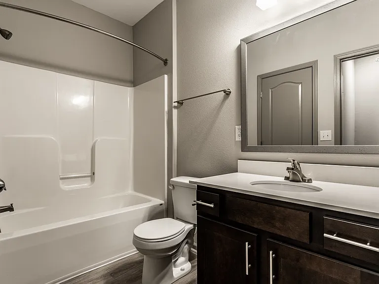 Bella Vista Apartments — Photo 9