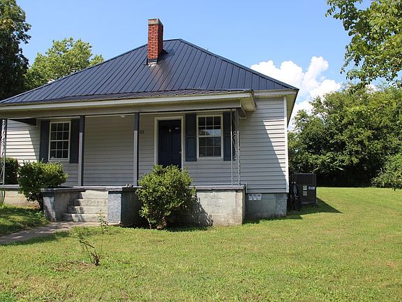 4th image of 113 Boyd St