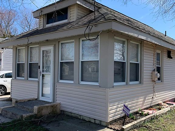 3rd image of 230 W Hudson Ave