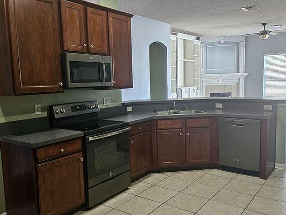 2nd image of 2892 Cross Creek Dr