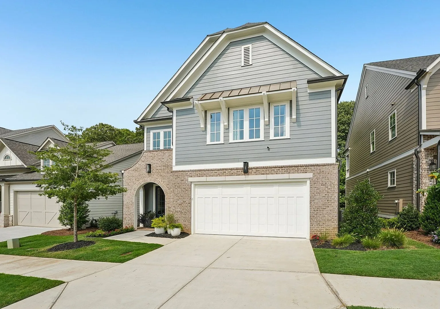 Stunning 4BR House in Canton — Photo 2