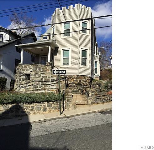 1st image of 7 Prospect Dr