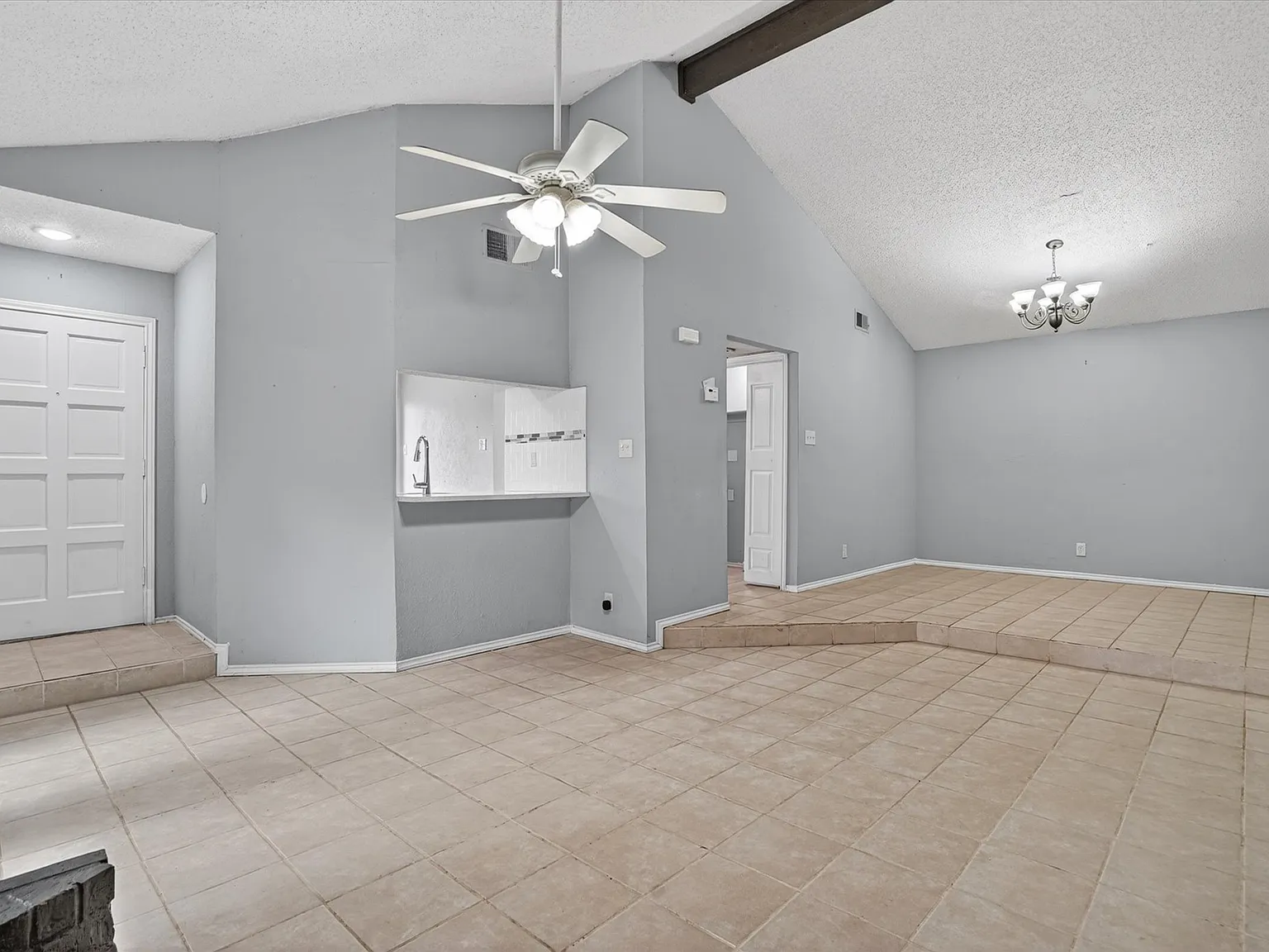 2 bed, 1199 sqft, $1,490 — Photo 4