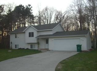 702 E Evergreen St, Greenville, MI 48838