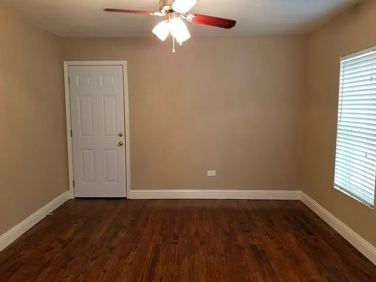 1027 E Union Bower Rd — Photo 7