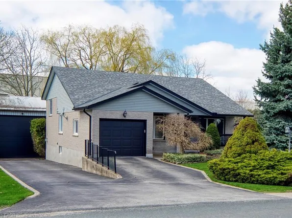 108 Queensway Dr, Woolwich, ON N0B 2N0