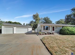 13850 Lancashire St, Waverly, NE 68462