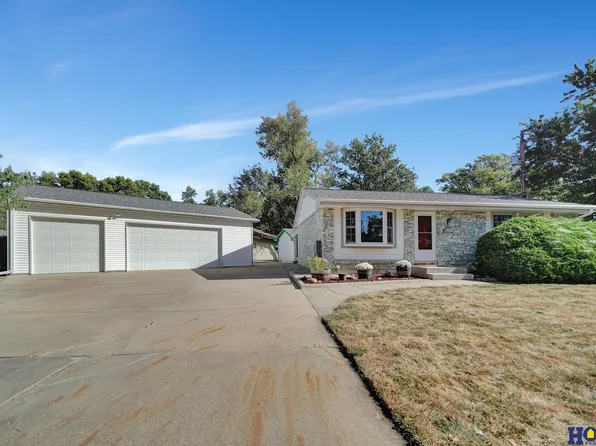 13850 Lancashire St, Waverly, NE 68462