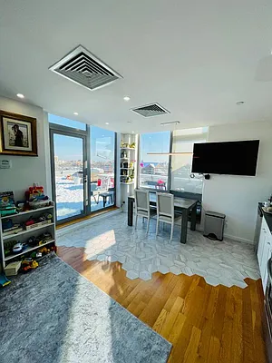 Rented by Highline Residential | media 27