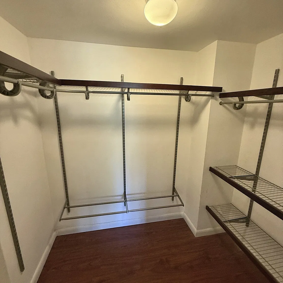2 bed, 1330 sqft, $2,300 — Photo 4