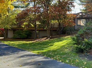 6311 Saint Andrews Dr, Canfield, OH 44406