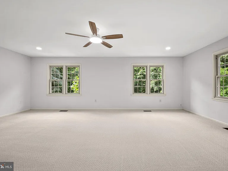 6056 Morgan Ct — Photo 11