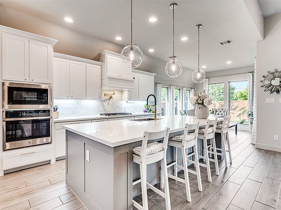 3rd image of 475 Peppercress Ln