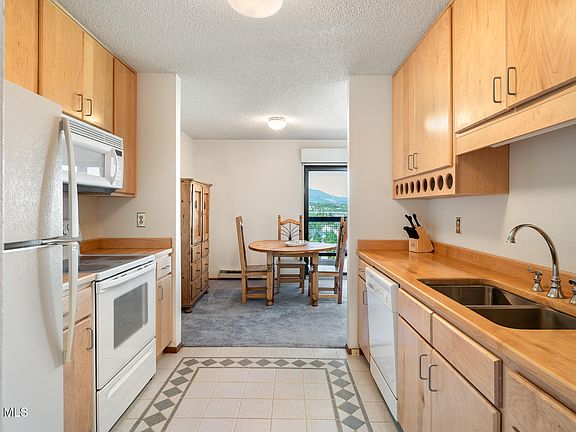 4th image of 745 Wapiti Drive #10