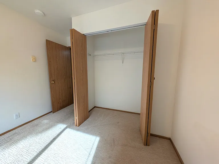 Rowan Grove Apts — Photo 11