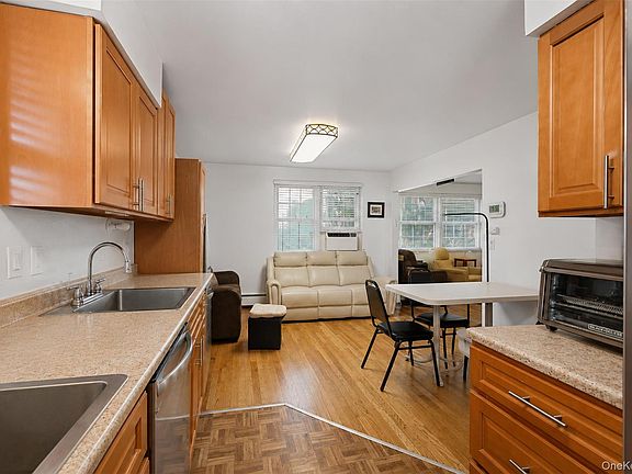 3rd image of 242 Kearsing Parkway #A