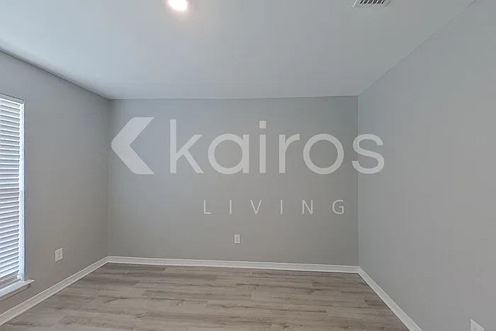 4 bed, 3.0 bath, 1987 sqft, $2,295 — Photo 3