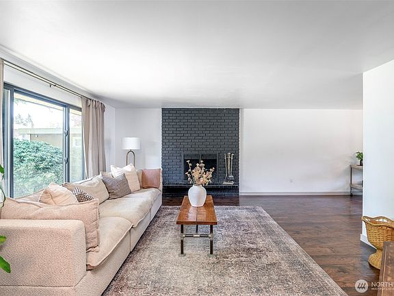 3rd image of 6667 E Grandview Avenue