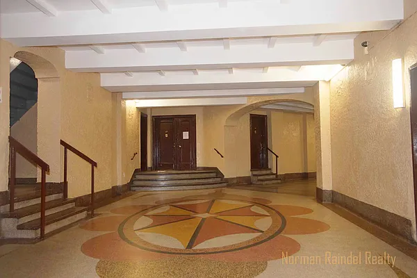 Rented by Norman Raindel, LREB | media 25