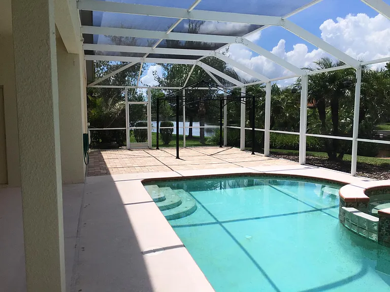 10847 Barbados Isle Dr — Photo 24