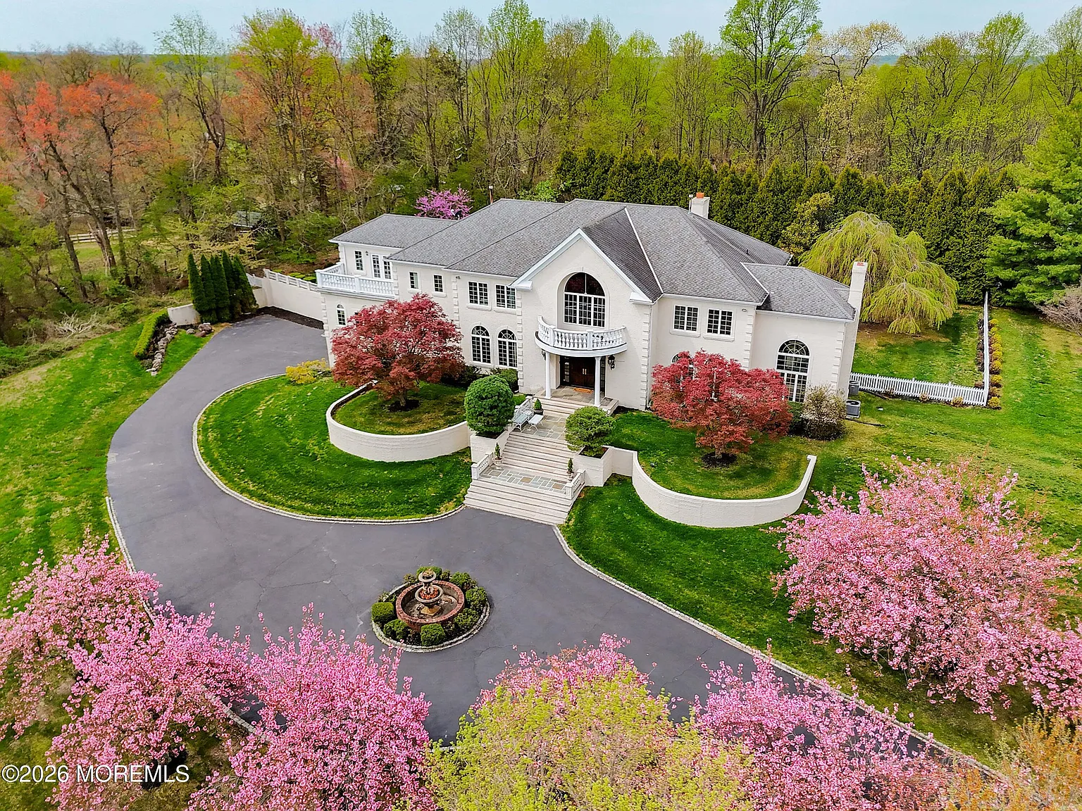 5 bed, 4.5 bath, 6608 sqft, $12,000 — Photo 3