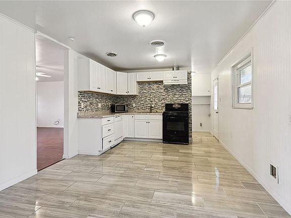 5th image of 314 Amapola Cir