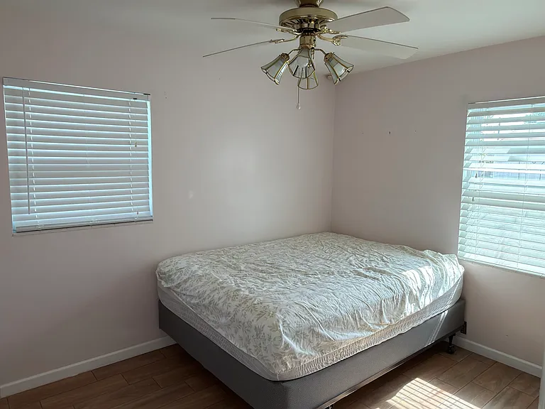 410 N Observatory Dr — Photo 4