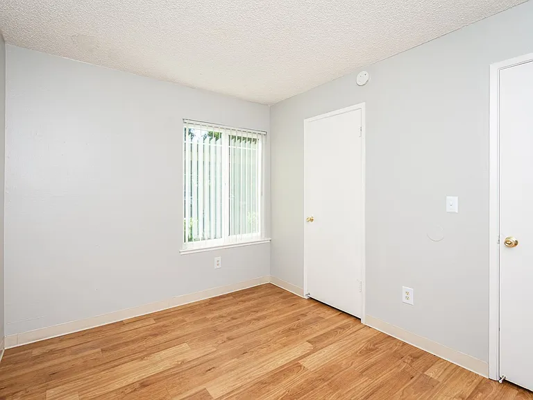 Redwoods at Mather Station Apartments — Photo 39