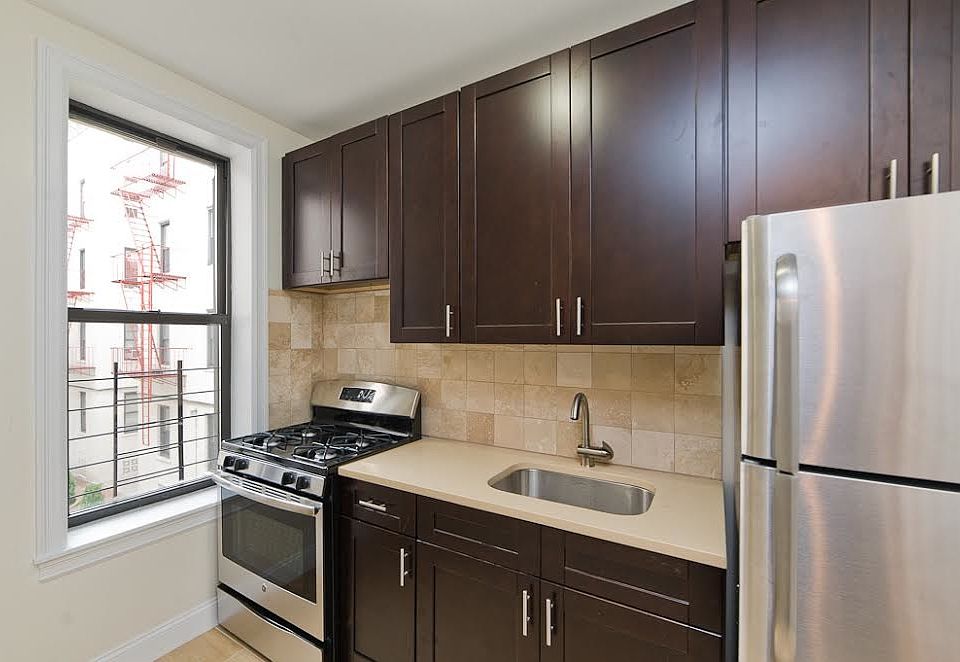 1st image of 38 Saint Pauls Pl #Hkf