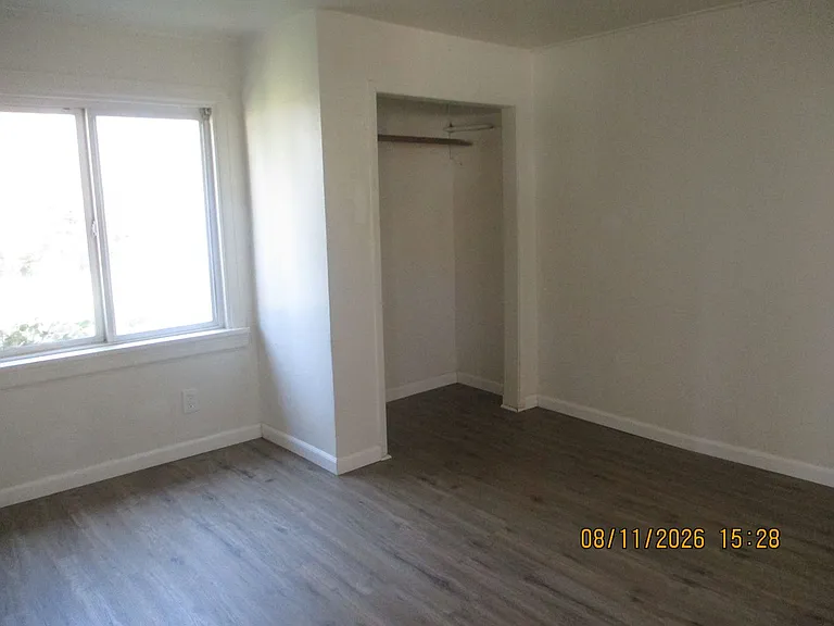 212 N C St — Photo 6