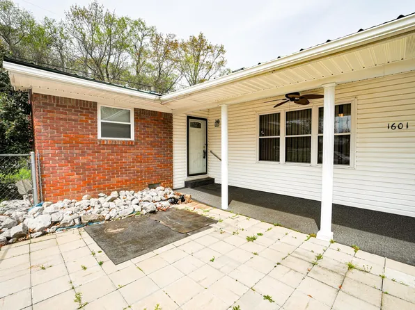 1601 Hillcrest Ave, Sheffield, AL 35660