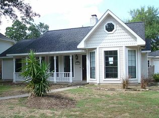 731 Sherwood Forest Dr, Dickinson, TX 77539