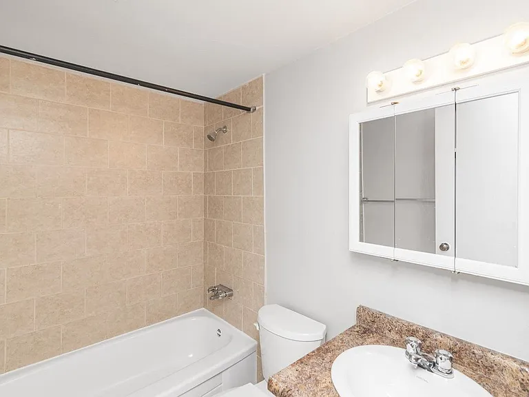 230 Montmorency Dr — Photo 14
