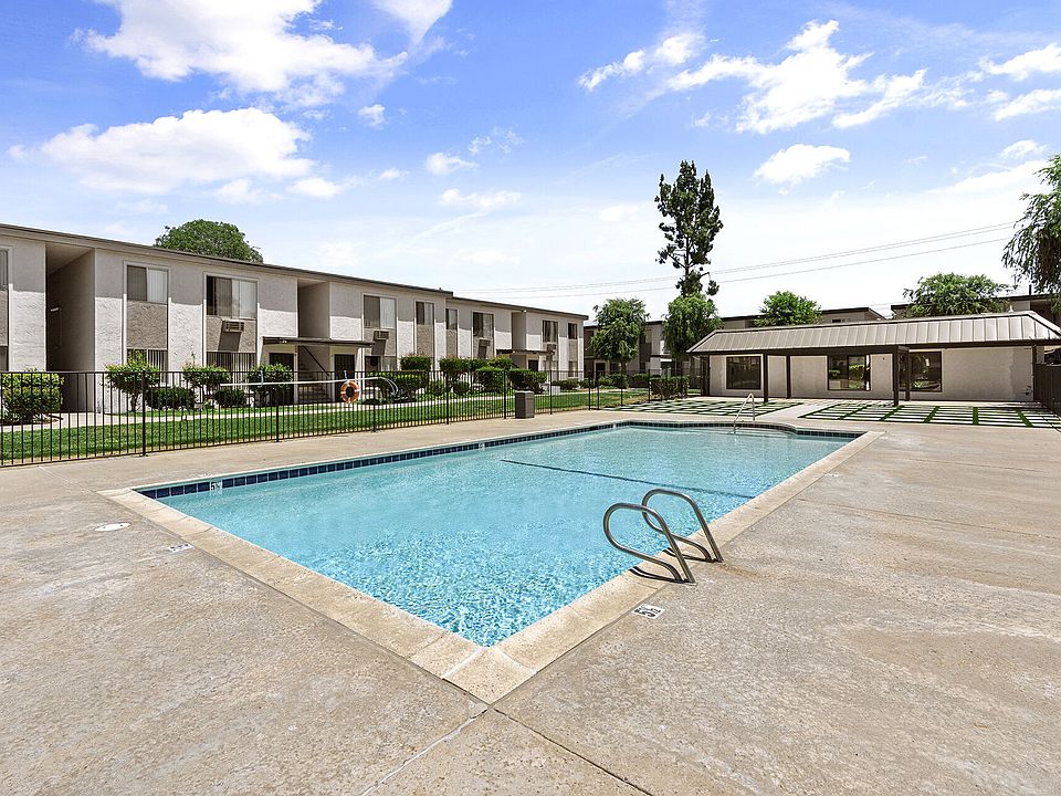 1st image of 466 W Washington Ave #60