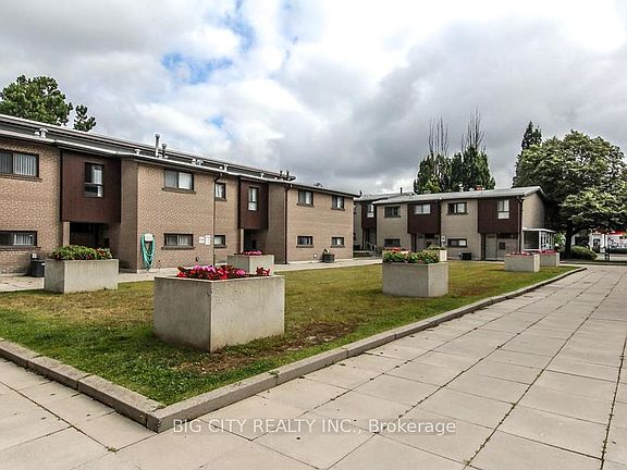 2nd image of 3092 Don Mills Rd #16