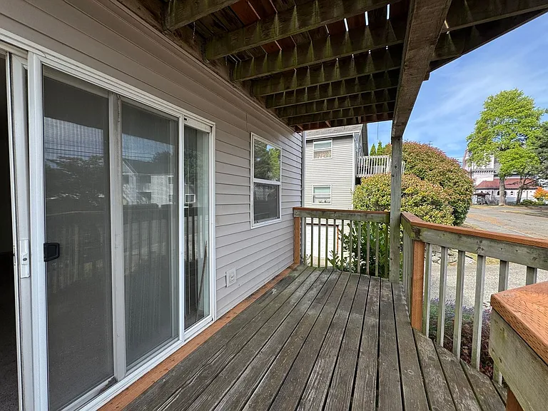 1501 H St #101 — Photo 12