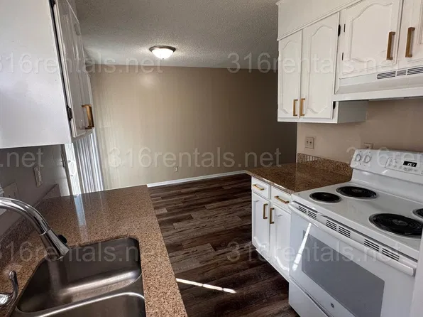 6716 W Par Ln #2, Wichita, KS 67212