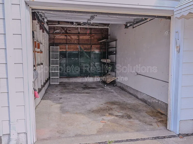10200 Tappan Dr — Photo 32