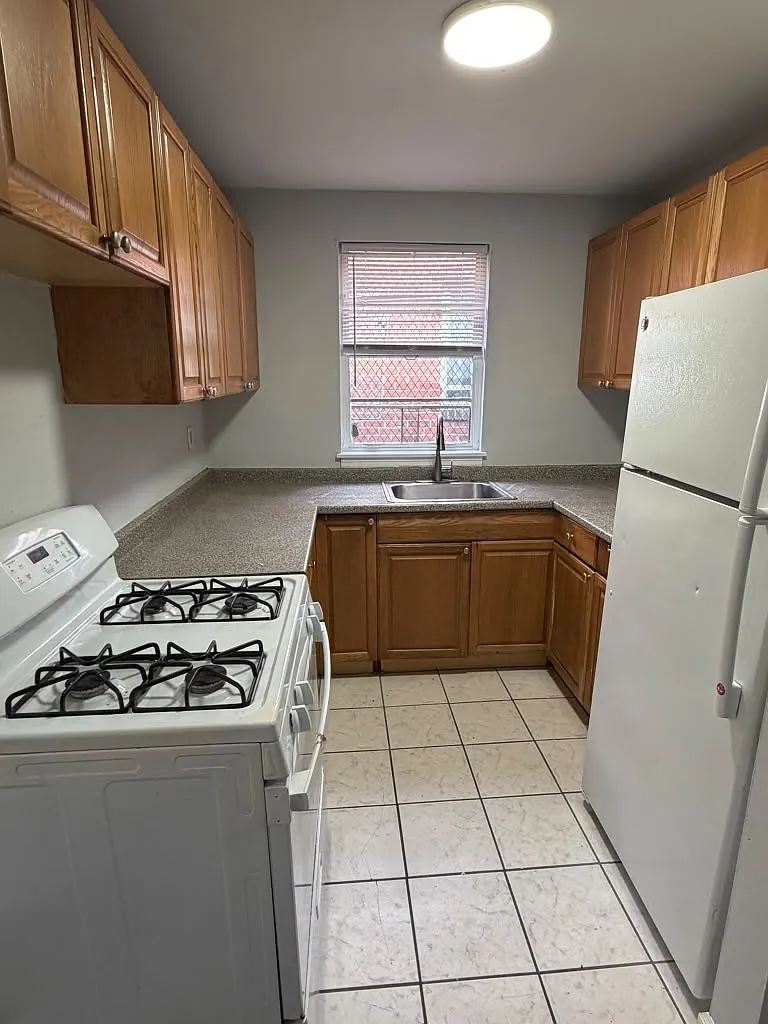 2 bed, $1,400 — Photo 4