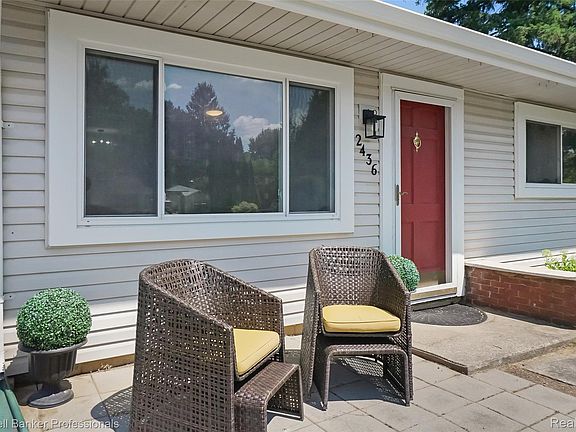 2nd image of 2436 Toby Rd
