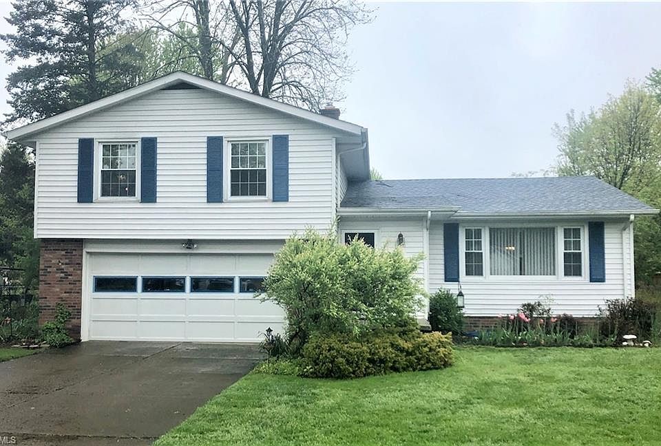 1st image of 3392 Woodview Dr