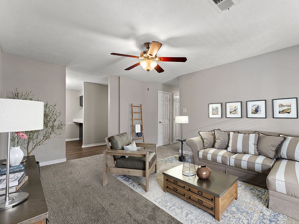 Linden (Renovated) - 2 Bed / 2 Bath - 1,100 Sq.Ft.