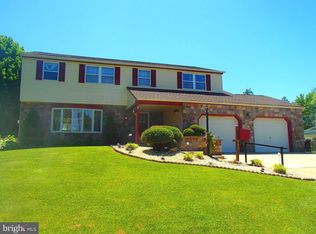 943 Ramsay Rd, Warminster, PA 18974