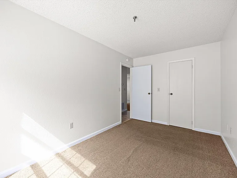 2105 N Keebler Ave #D — Photo 10