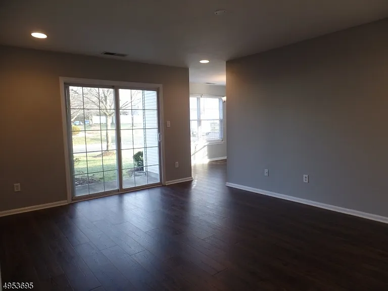 246 Marcia Way — Photo 3