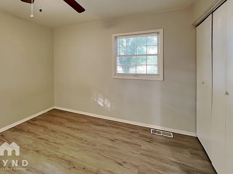 4484 Bonnie Glen Ct — Photo 12