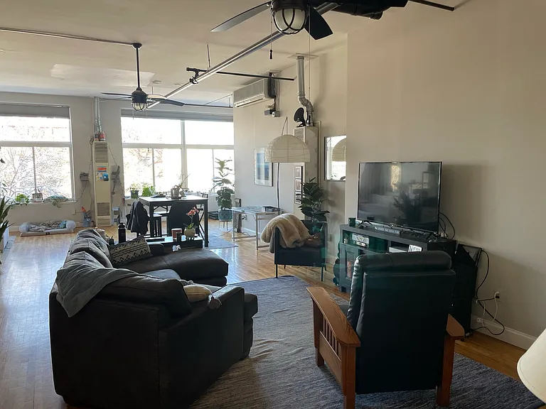 10 Franklin Ct #1 — Photo 4